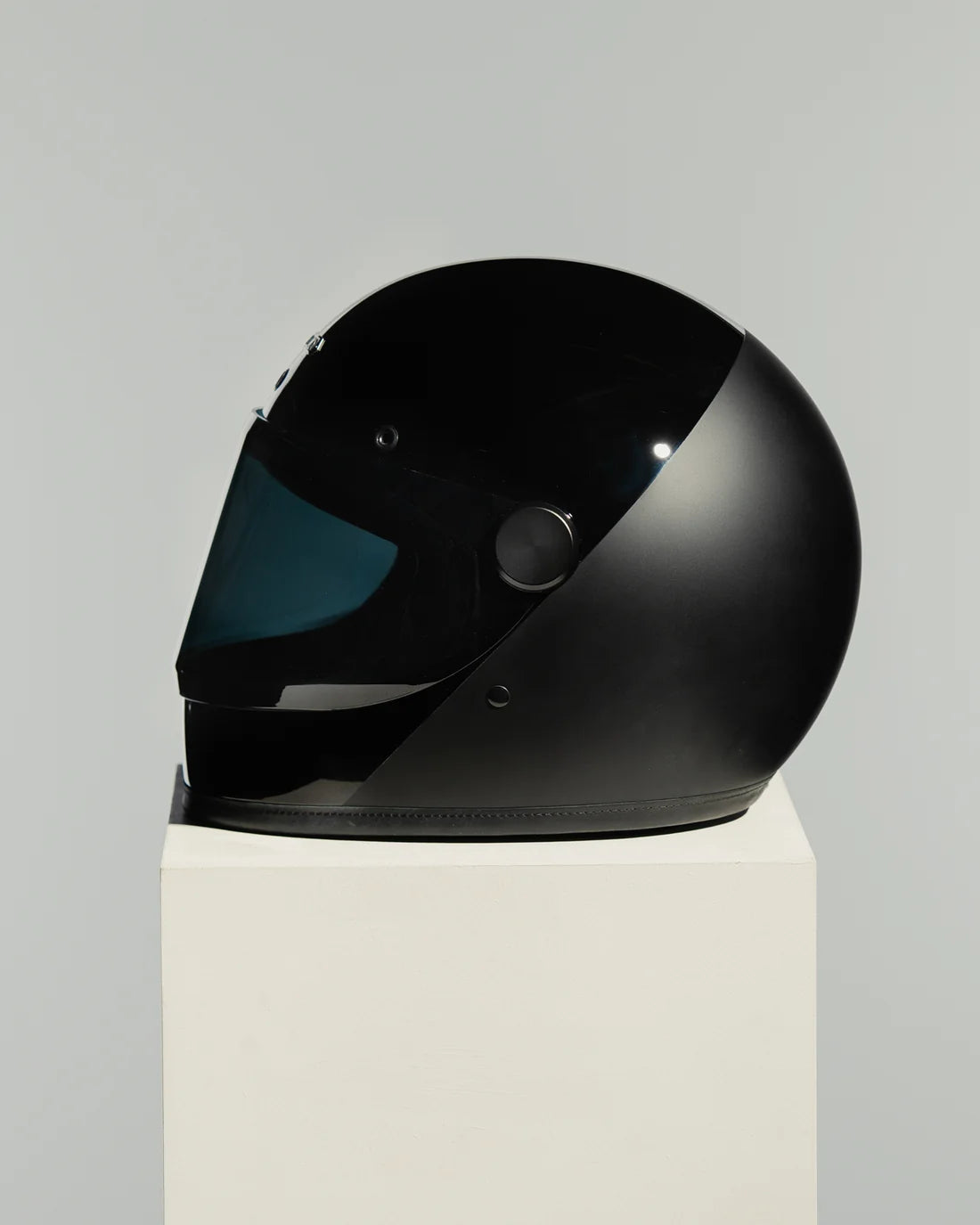 Hedon Heroine Racer Two Face ECE06 Full Face Motorcycle Helmet - Dark Matter - Salt Flats Clothing