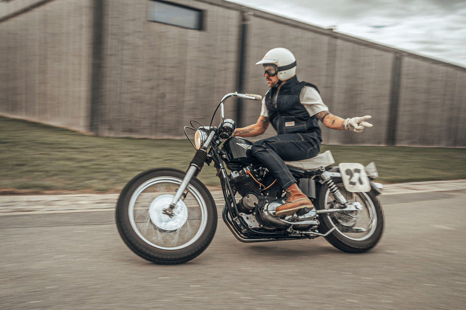 Age of Glory Crafter Motorcycle Gloves - Aged White - Salt Flats Clothing