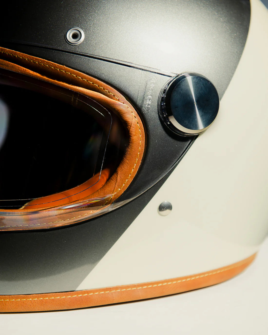 Hedon Heroine Racer 2.0 ECE 22.06 Full Face Motorcycle Helmet - Camelot - Salt Flats Clothing