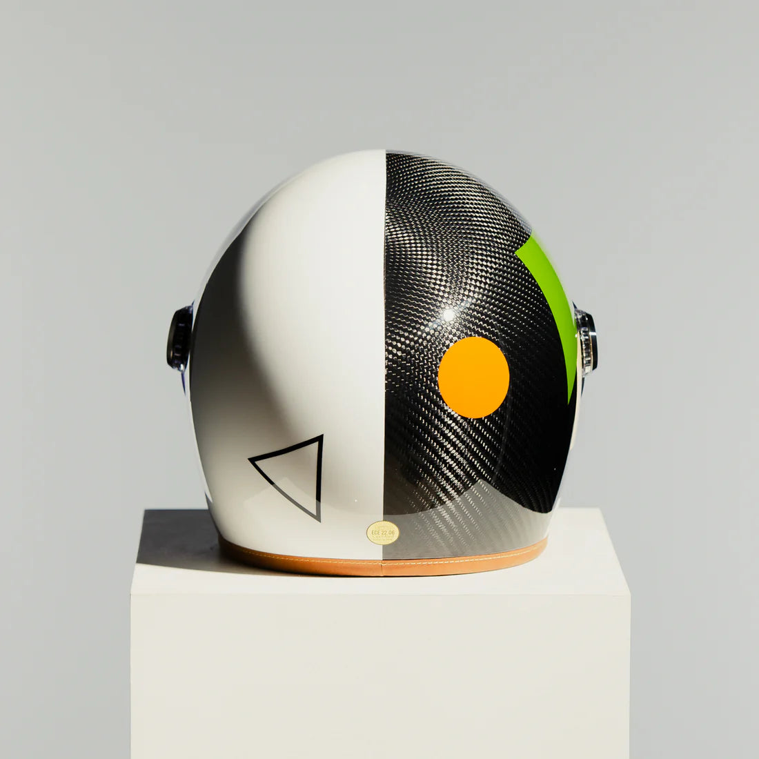 Hedon Heroine Racer 2.0 ECE 22.06 Full Face Motorcycle Helmet - Bauhaus - Salt Flats Clothing