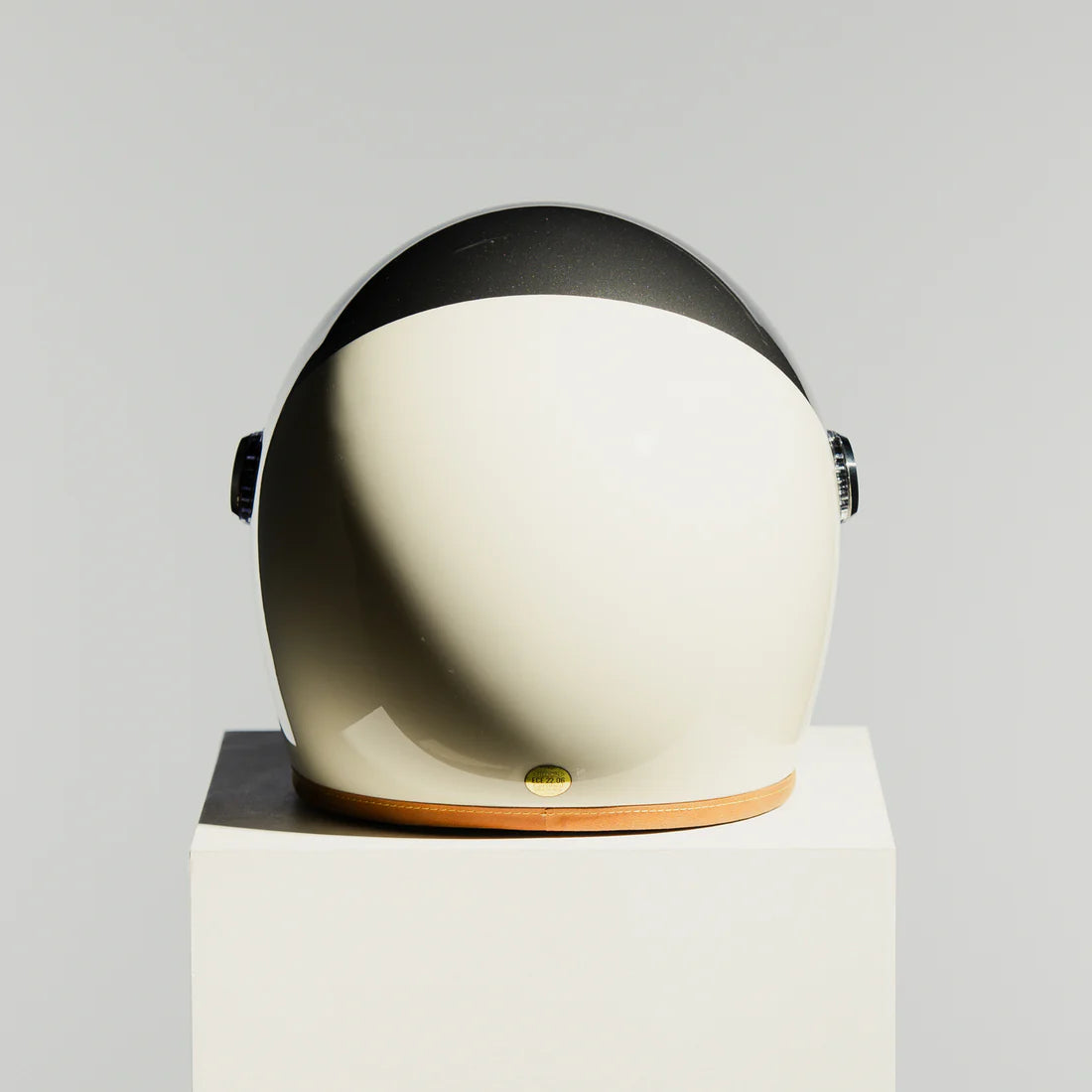 Hedon Heroine Racer 2.0 ECE 22.06 Full Face Motorcycle Helmet - Camelot - Salt Flats Clothing